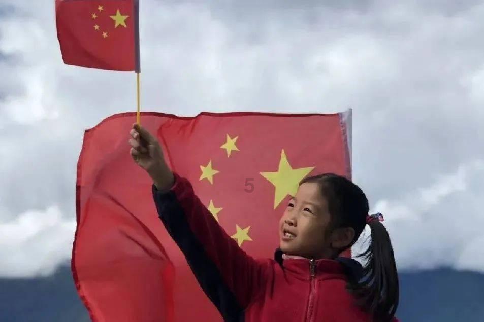 逃离昏暗的废弃城